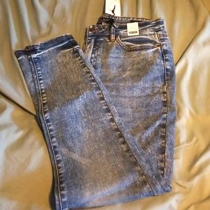BNWT acid wash judy blues size 9/29